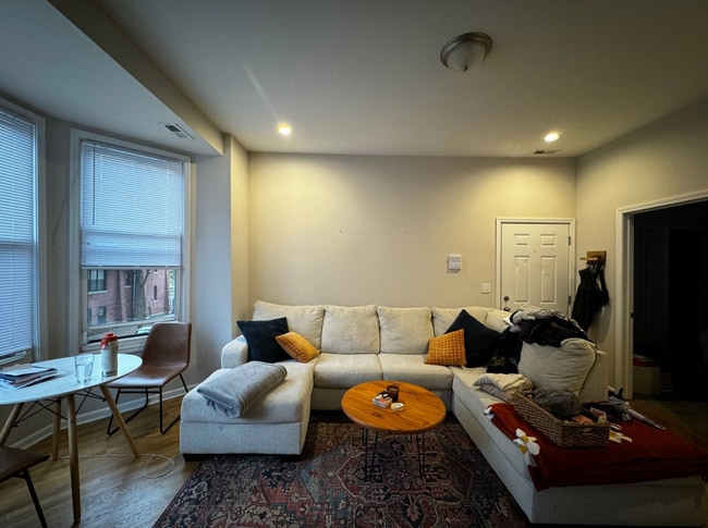 Photo - 2746 W Le Moyne St Unit 2F