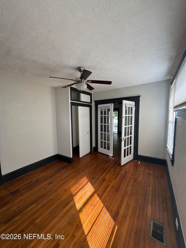 2512 College St Unit 1