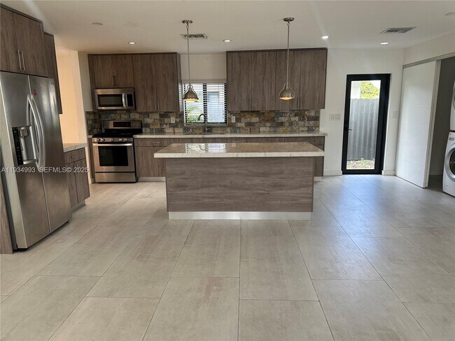 Photo - 2832 SW 124th Ct