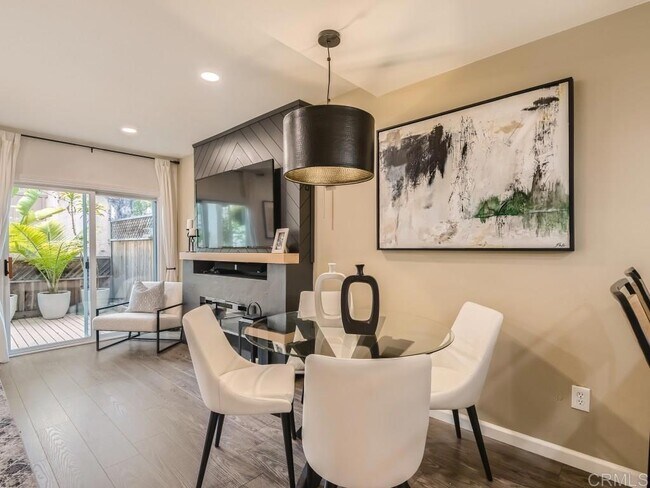 Photo - 2349 Altisma Way Unidad B