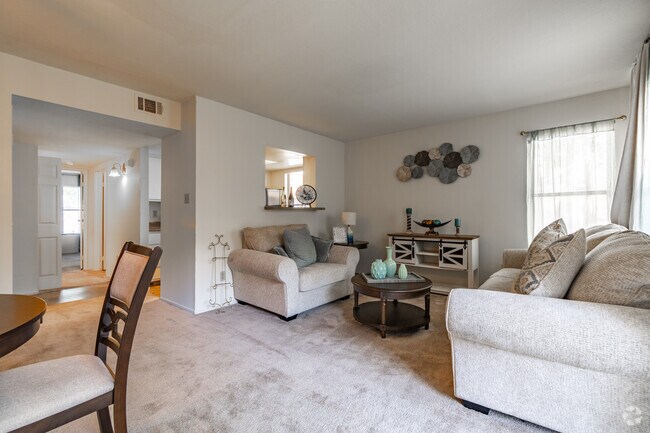 1BR, 1BA - 725SF - Living Room - Canterbury Woods Apartments