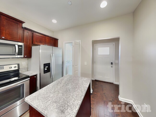 Photo - 133 Hickory Station Ln