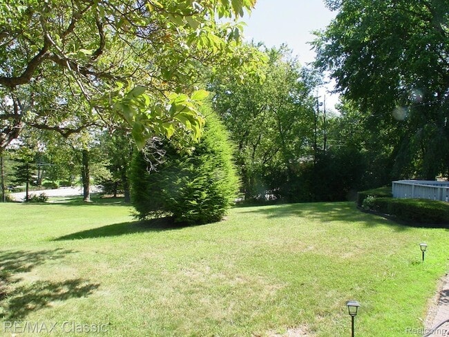 47605 Powell Rd