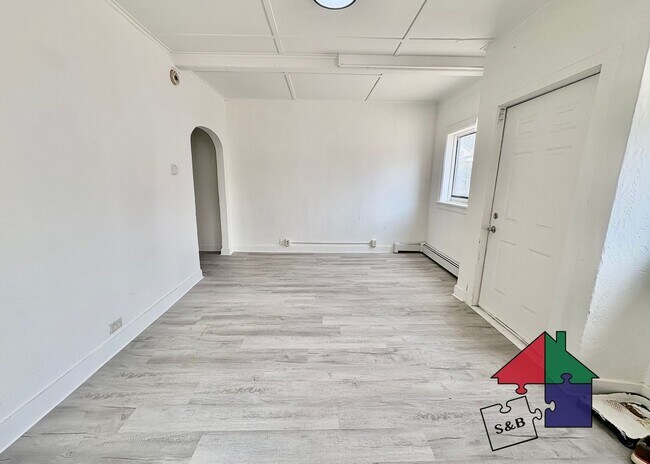 Photo - 94 Malletts Bay Ave Unidad 1A