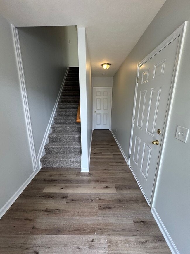 Photo - Brick End Unit Home in Taylor Springs NEW LVP FLOORING