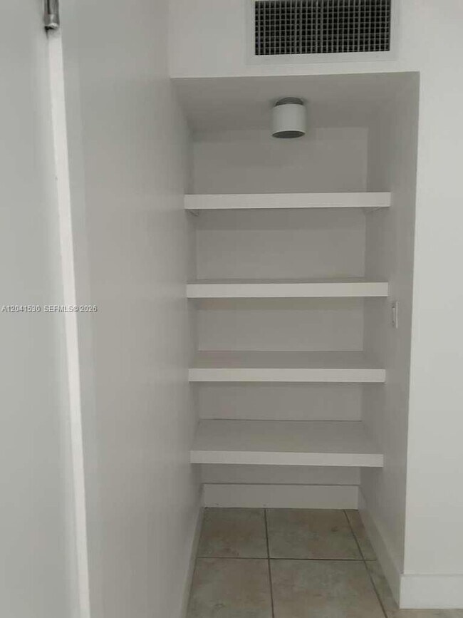 Photo - 2016 Bay Dr Unit 602