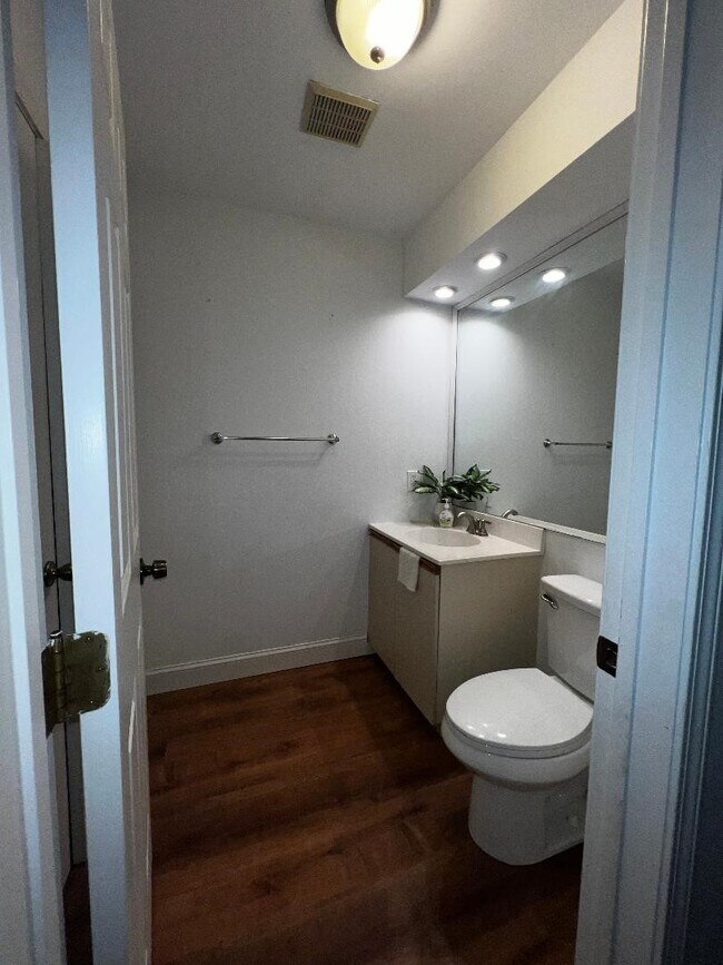 Photo - 10 Country Walk Unit Country Walk 10