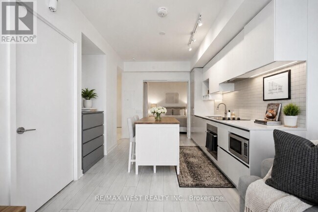Photo - 898 Portage Pkwy Unit 4607