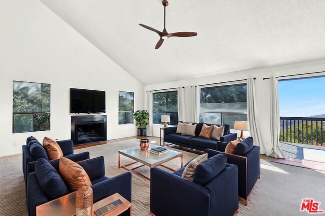 Photo - 20948 Waveview Dr House