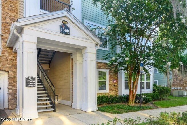 Photo - 8550 Touchton Rd Unidad 1327 Rental