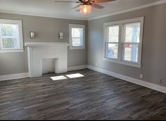 Photo - 613 W 22nd St