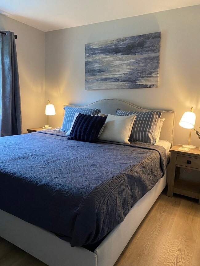 Cama tamaño king - 18 Prospect St