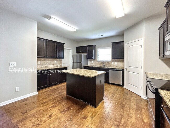 Photo - 345 Westridge Cir