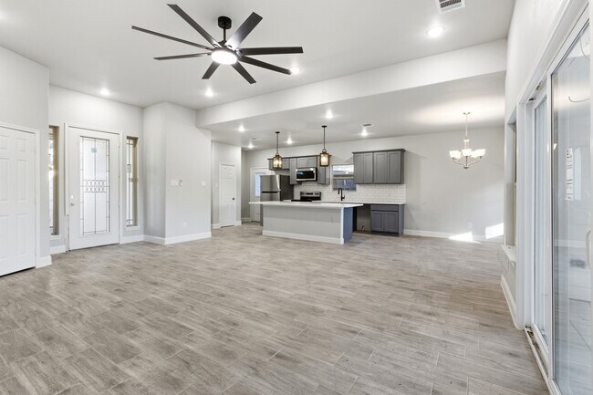 Photo - 7310 Foxwaithe Ln