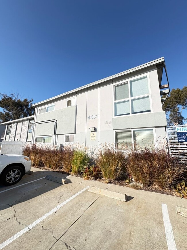 4533 Contour Blvd.