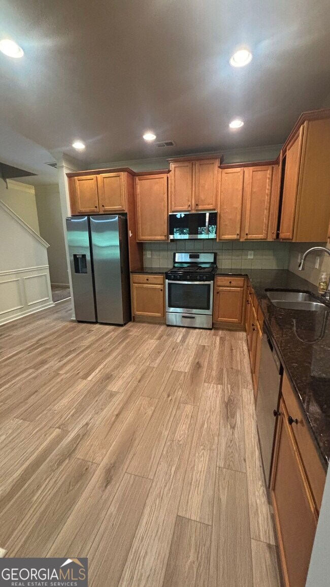 323 Knelston Oak Dr NE