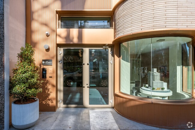 Photo - 208 Delancey St