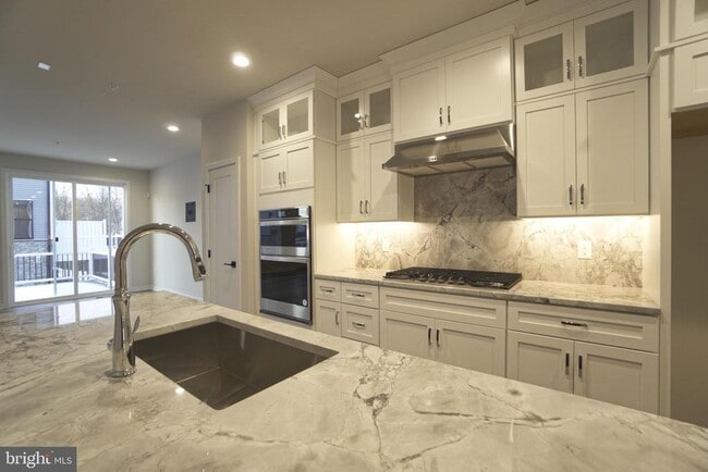 Photo - 163 Mahogany Ln