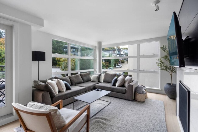 Photo - 1160 Oxford St Unit ID1051836P