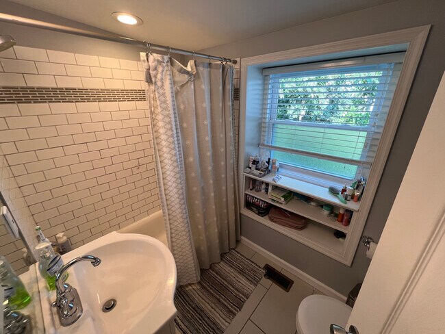 Photo - 112 Seville St