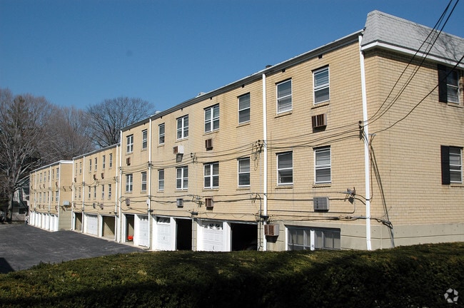 Photo - Karen Court Apartments