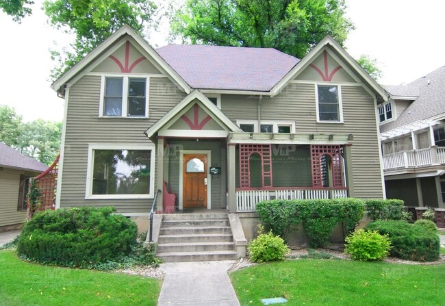 Building Photo - 322 W Laurel St