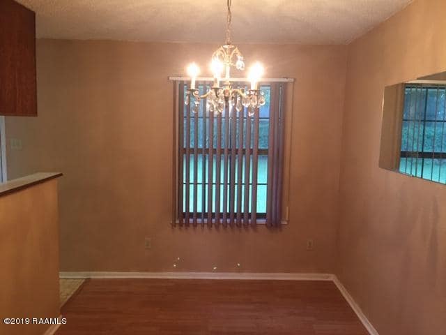 Photo - 106 Village Ln