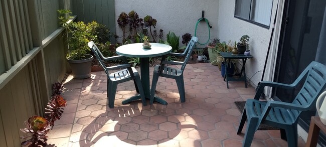 Private Patio - 29 Dearborn Pl