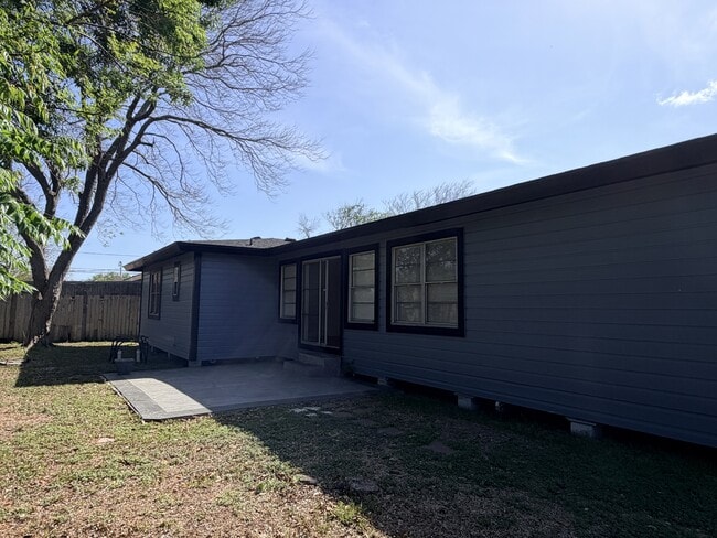 Photo - 914 Belmeade Dr