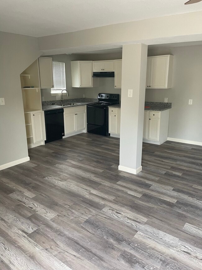Photo - 9216 E Avenue P