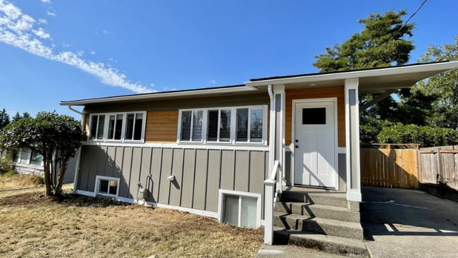 Photo - 604 Camas Ave NE