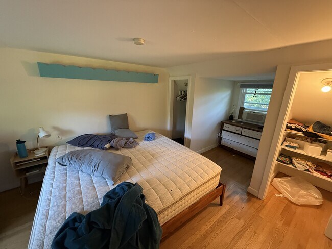 Photo - 141 Pearsall Pl