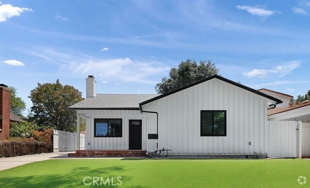Building Photo - 22054 Avenue San Luis Rental
