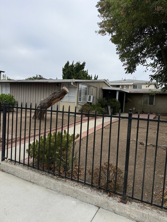 14259 Roscoe Blvd Unit 4