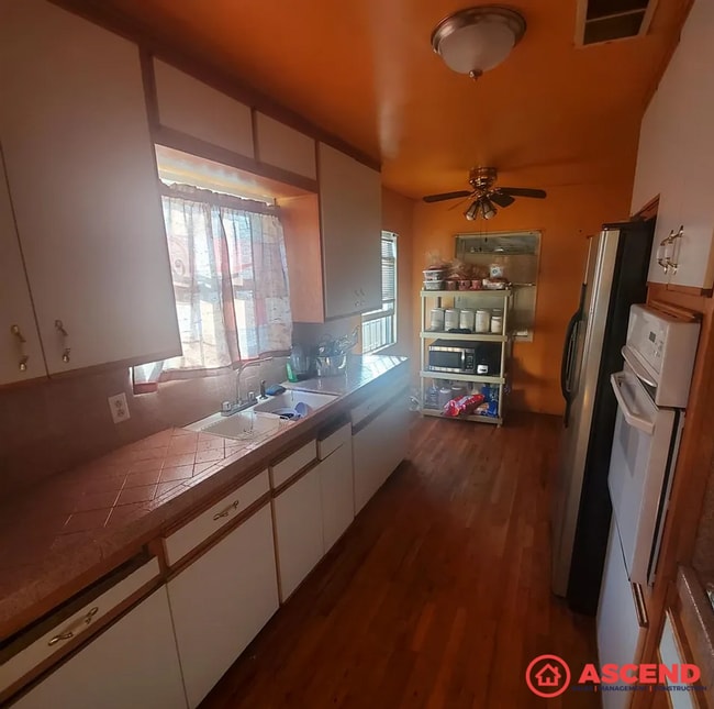 Photo - Charming 3BR/2BA Home in Bakersfield – 1,708 Sq Ft with Stove Included!