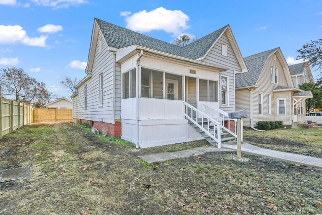 4 Bedroom home newly remodeled - 4  Bedroom home newly remodeled