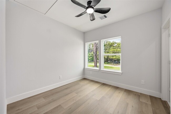 Building Photo - 7611 Lawn St Unit D