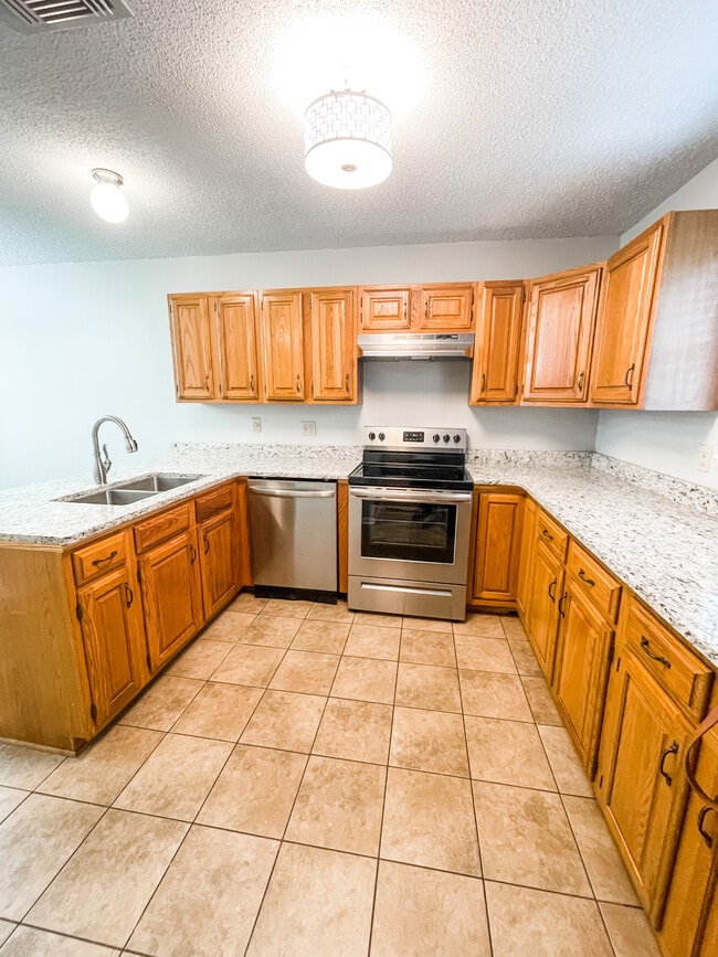 Photo - 219 N French Quarter Dr