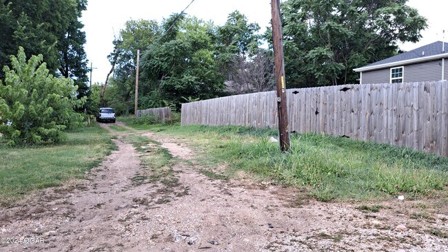 Photo - 126 S St Louis Ave