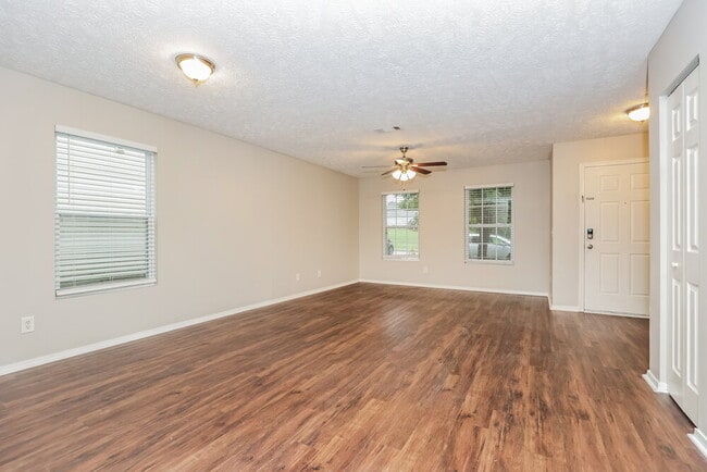 Photo - 5408 Skip Jack Dr