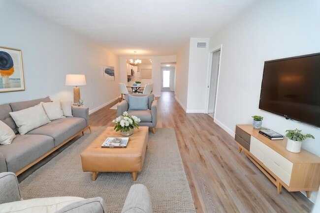 Building Photo - 2660 SW 22nd Ave Unit 1203