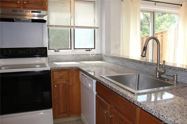 Photo - 5-7 Mannions Ln Unit 21