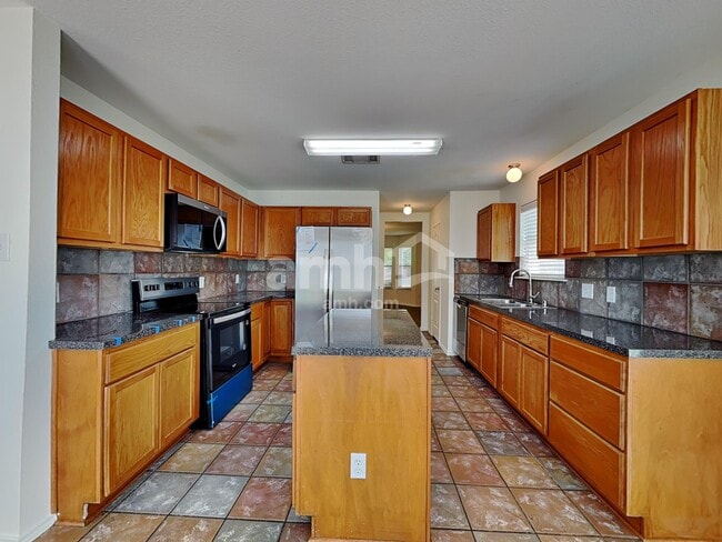 Photo - 101 Foxtail Ct