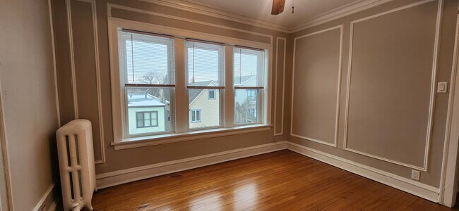 Photo - 1921 W Berteau Ave Unit 3D