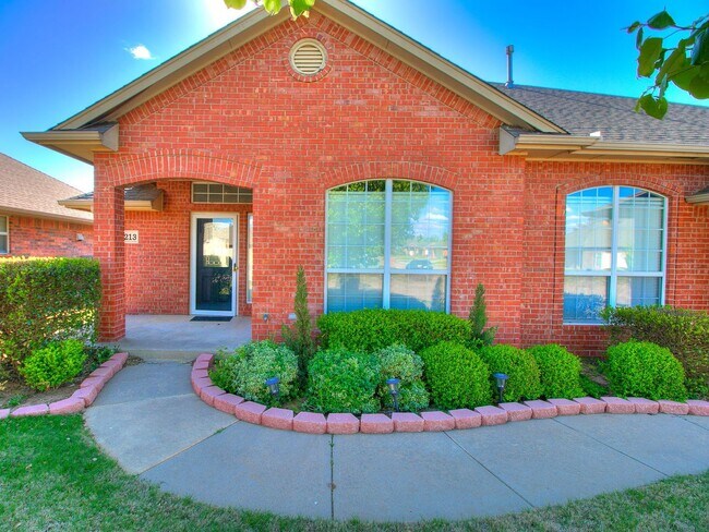 Photo - Beautiful Home With Lake View - 3 Bed + 2 Bath