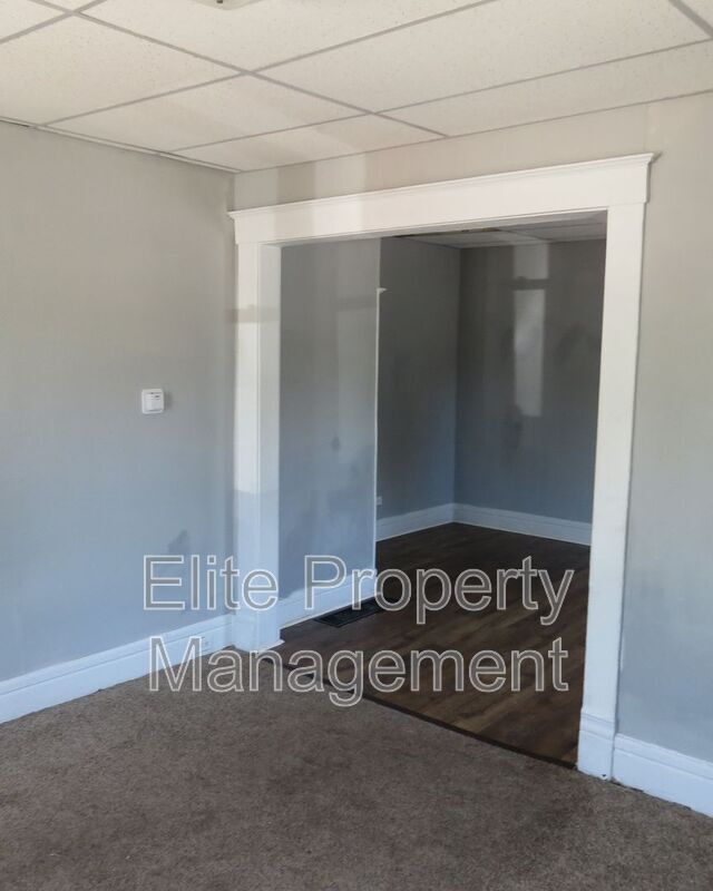 Photo - 626 W 11th St