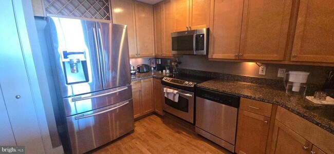 Photo - 717 S Christopher Columbus Blvd Unit 1505