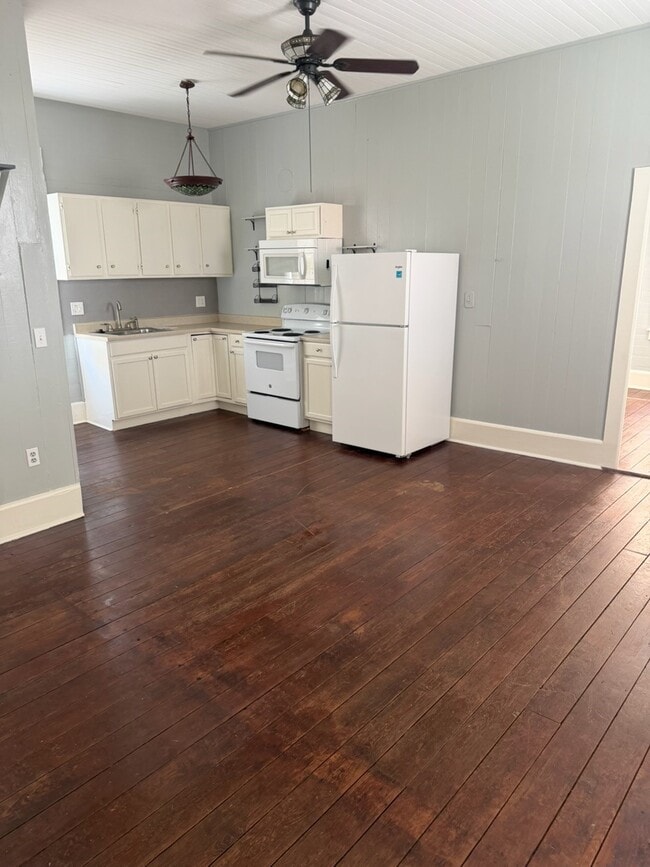 Photo - 2127 Avenue K
