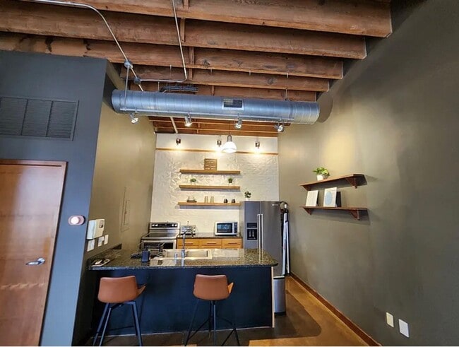 Photo - 2 BR/2BA | Newly Renovated Condo| 1-Private Garage | Central downtown!