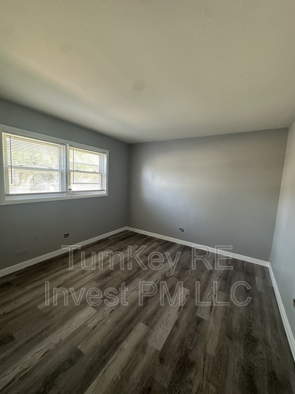 Photo - 1015 E 150th Pl
